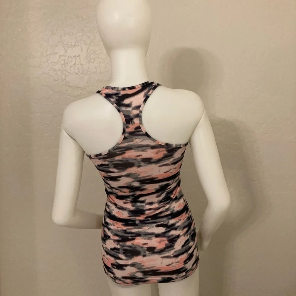 Lululemon Wamo Camo Pink Cool Racerback Tank Top Size 4 - Picture 7 of 10